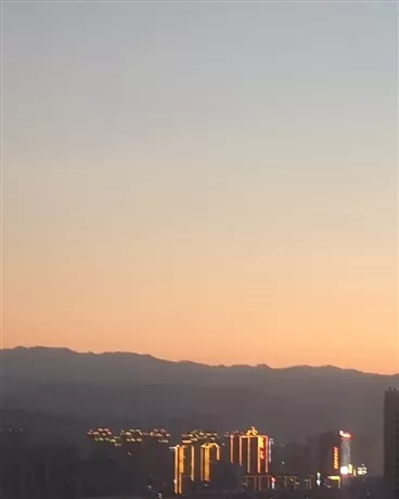 穿越生存游戏后我攻略了最终反派" width="120" height="150"