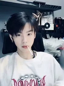 王威：权威夫妇" width="120" height="150"