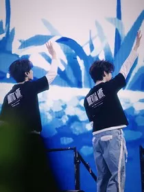 我把霸总按墙上狂亲" width="120" height="150"